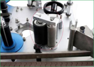 pulling label mechanism