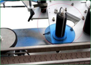 label roller device